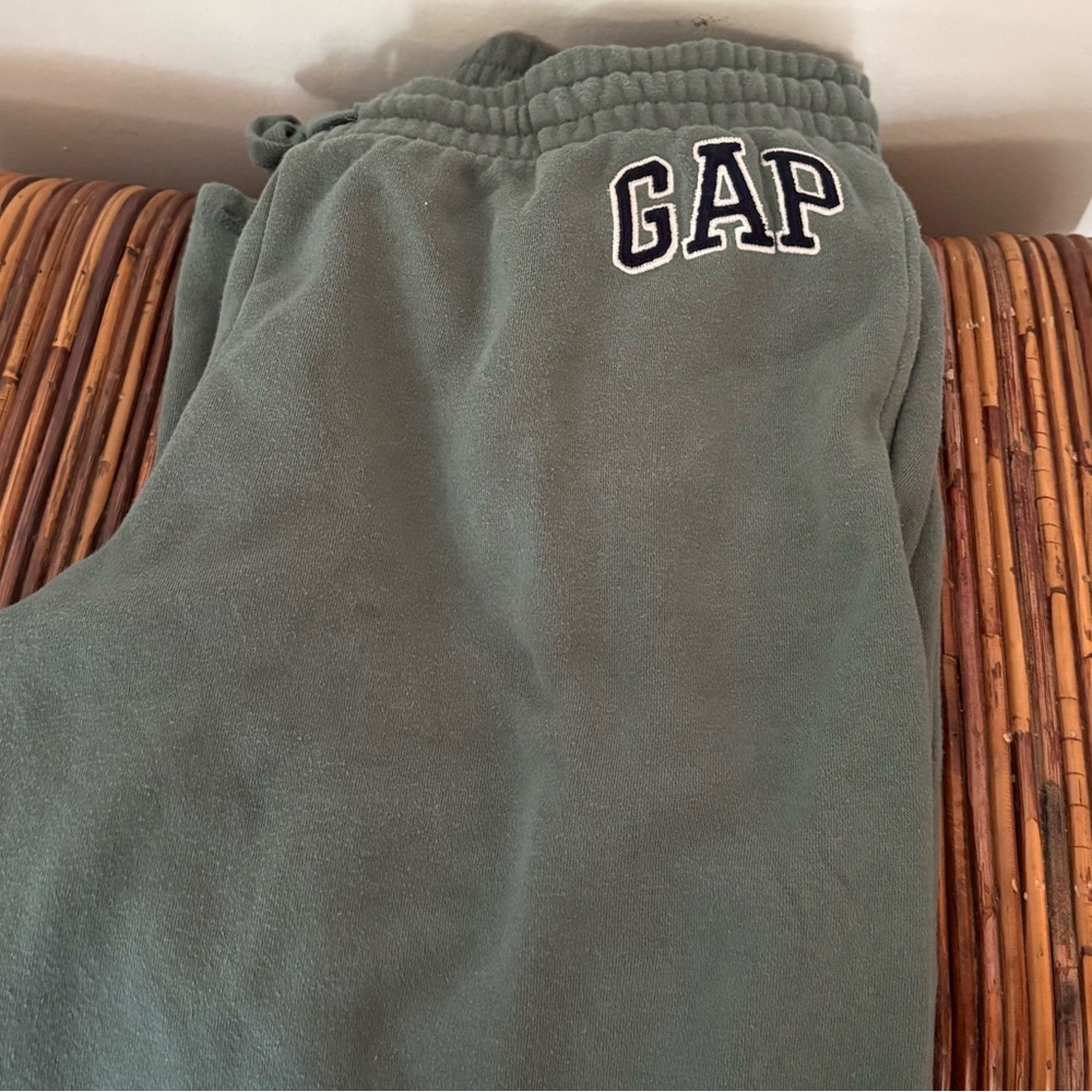Gently Worn GAP Women Jogger